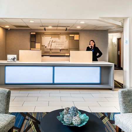 Holiday Inn Express & Suites Charlotte Arpt-Belmont By Ihg Exterior photo