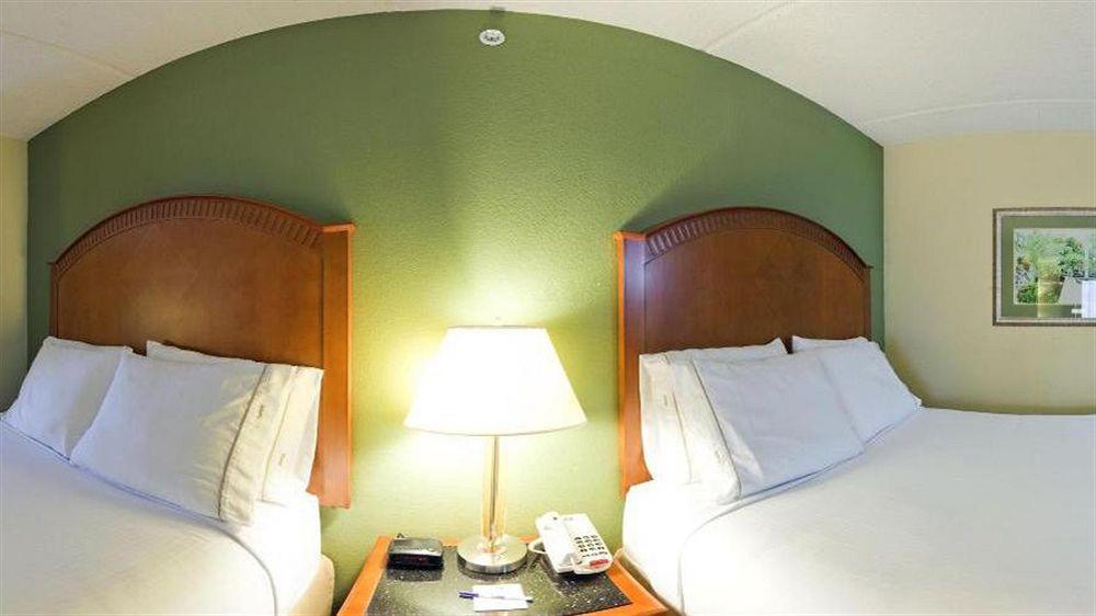 Holiday Inn Express & Suites Charlotte Arpt-Belmont By Ihg Exterior photo
