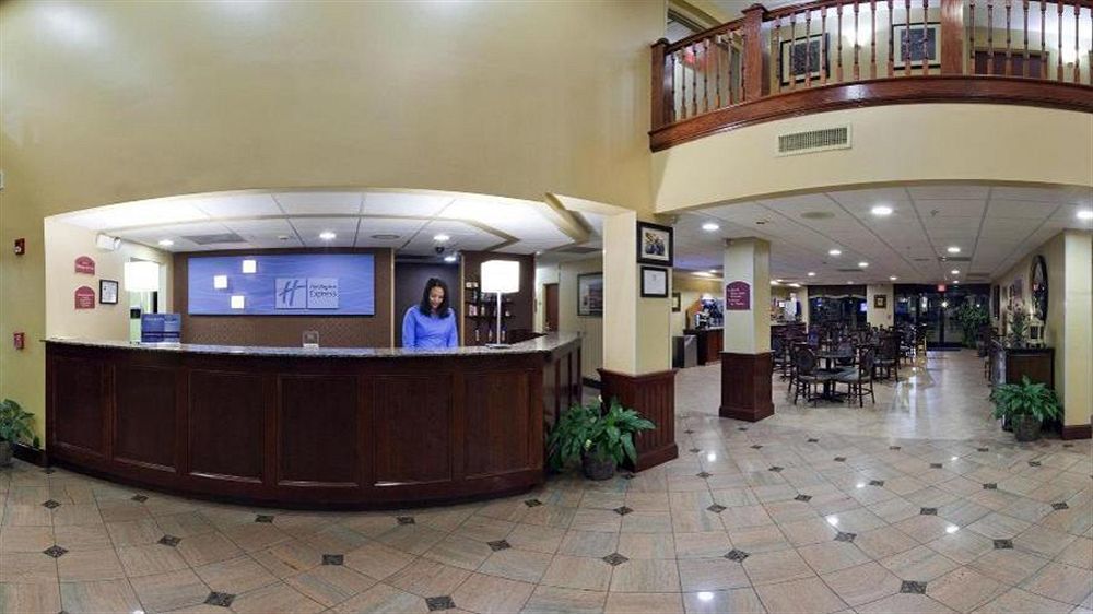 Holiday Inn Express & Suites Charlotte Arpt-Belmont By Ihg Exterior photo